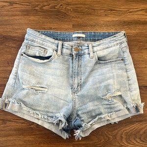 Zili shorts, large, distressed light wash
